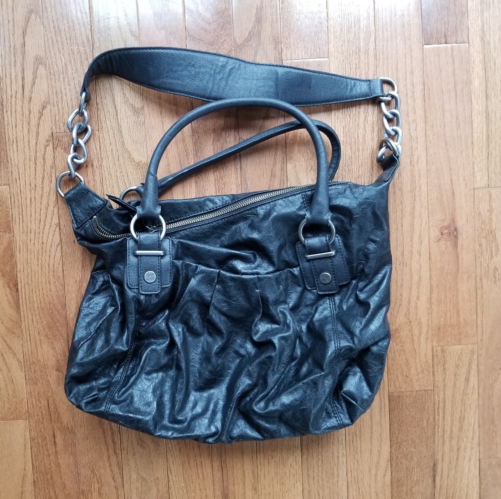 🌍 5/$25 SALE! Vera Wang Shoulder Bag